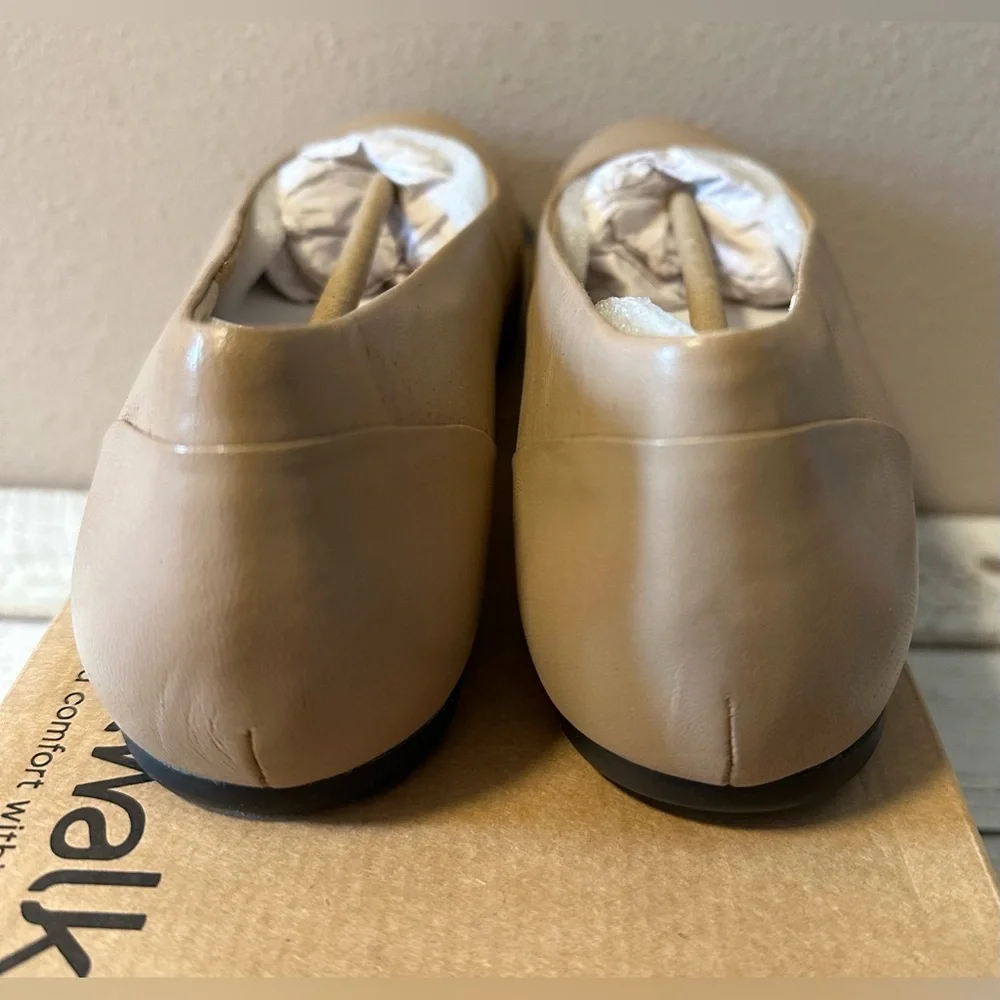 SoftWalk Sonoma Leather Ballet Flats - NIB